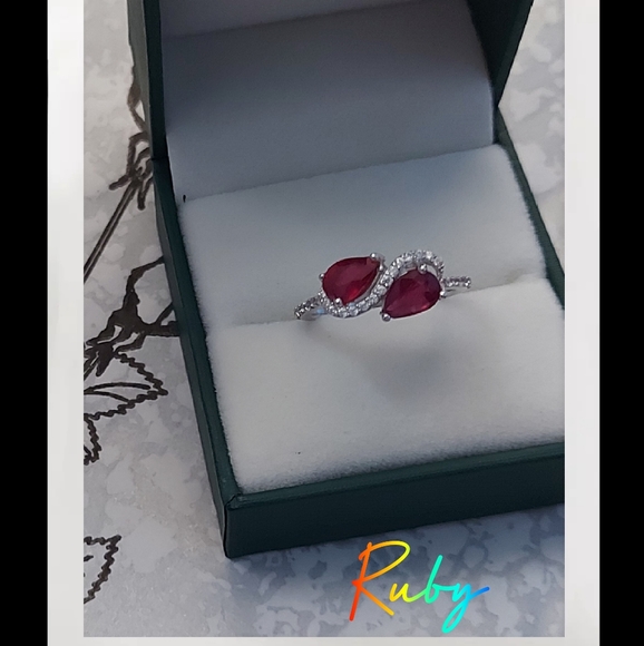 GEMSTONE RING DECORATED WITH CZ SIMULATED DIAMONDS - Picture 6 of 13